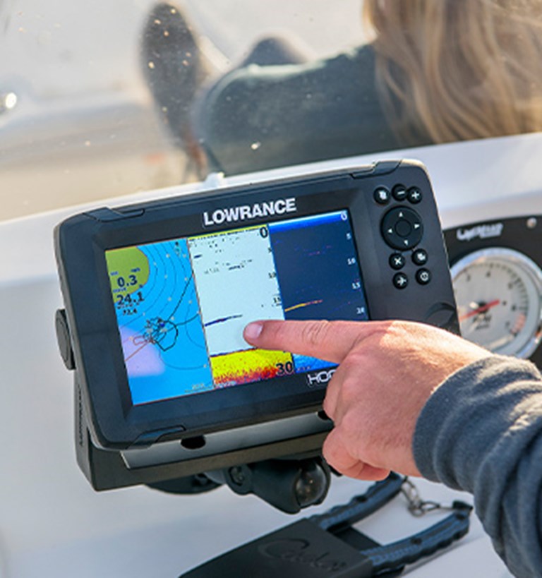 https://www.lowrance.com/globalassets/lowrance/products/by-series/hook-reveal/hpdp/solar-max-mob.jpg?w=768&h=960&mode=max&scale=both